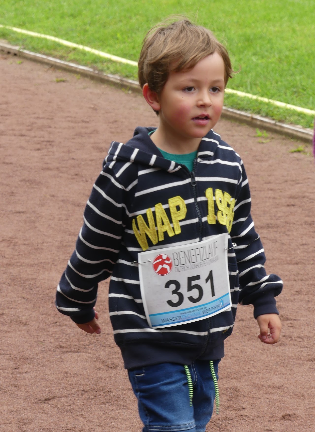 Bild vom 13. Benefizlauf im Jahr 2022. Dies ist das 221. Bild.